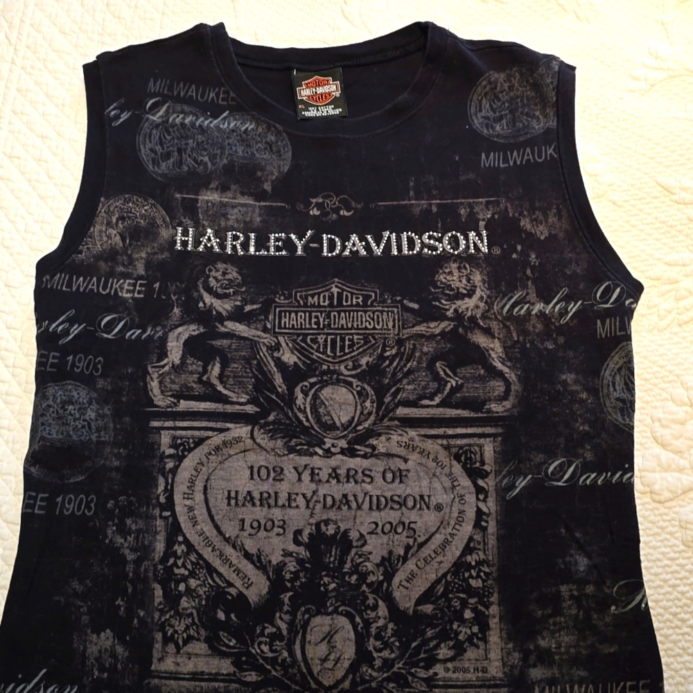 Harley-Davidson 102 Anniversary ladies tank. Maui HD on the back sz xl